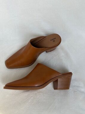 Susina Caramel Brown Justina Slip-On Mules